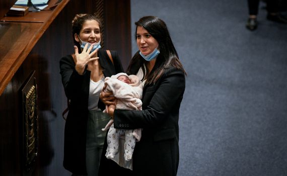 בושה לימינה: למה שירלי פינטו אולצה להגיע?