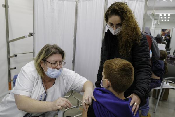 פייזר תגיש בקשה לאישור חיסון ילדים מתחת לגיל 5