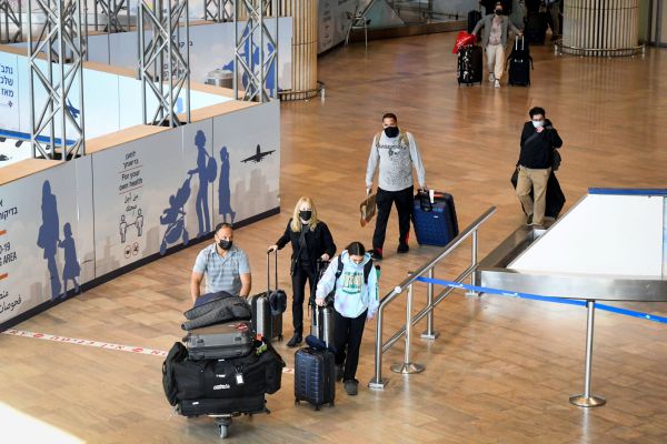 קטטה חריגה בנתב"ג: צעיר נפצע קשה מדקירה