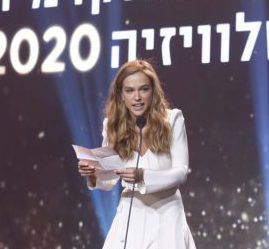 אגם רודברג הודיעה על היריון עם עקיצה לבעלה