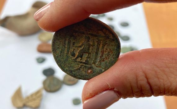 כך מטבע חשמונאי נתפס אצל ערבי במזרח ירושלים