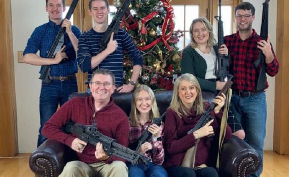 המהלך השנוי במחלוקת של חבר הקונגרס אחרי הטבח