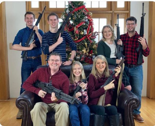 המהלך השנוי במחלוקת של חבר הקונגרס אחרי הטבח