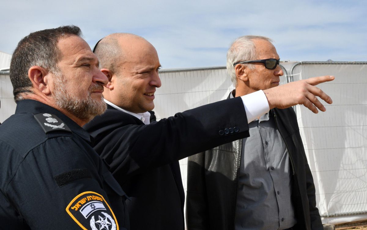 בנט בדרום: "אנחנו עוברים מהגנה להתקפה"