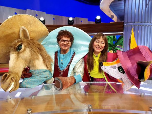 הזמר במסכה: חני נחמיאס ומשה דץ בהבהרה