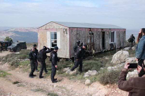 פינוי אלים בגבעת קומי אורי ביצהר, פצועים במקום
