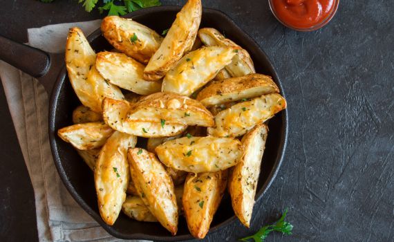 קארנצ'י מבחוץ ורך מבפנים: מתכון לתפוחי אדמה