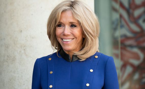 אשתו של מקרון שמה סוף לקונספירציה המרושעת