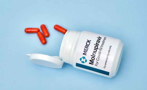 אחרי פייזר: ה-FDA אישר תרופה נוספת לקורונה