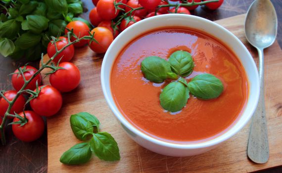 5 מצרכים בלבד: מתכון למרק עגבניות בקלי קלות