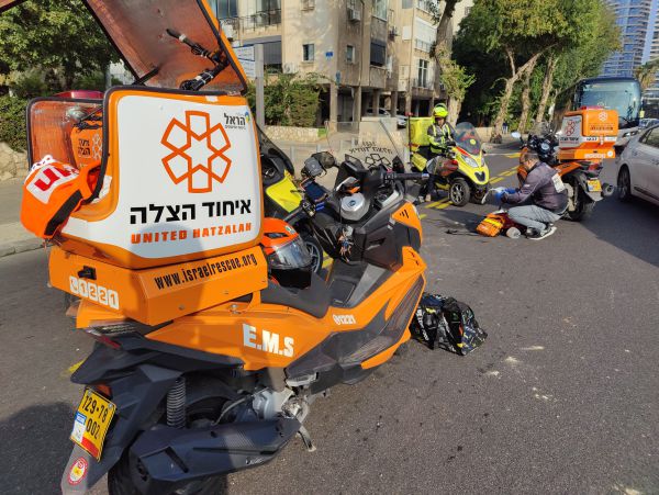 תל אביב: בן 60 במצב אנוש כתוצאה מפגיעת משאית
