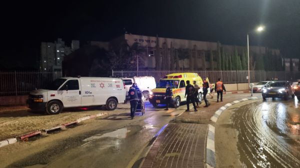 דקירות באשקלון: 3 אחים נפצעו באורח קשה