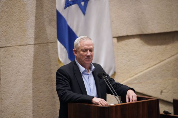 גנץ לא מחכה: הממשלה תאשר מחדש את חוק הגיוס