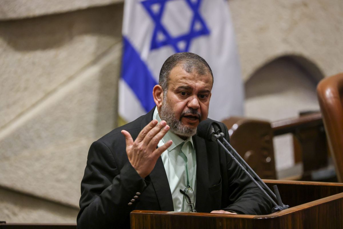 רע"ם מראה שרירים; טאהא מתעקש לדון בחוק הג'יפאים