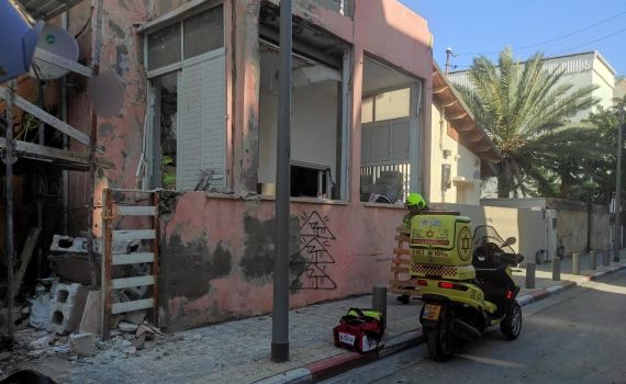 תל אביב: פועל נהרג בקריסת תקרה באתר בנייה