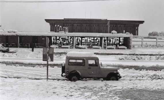 תיעוד מיוחד: הכנסת המושלגת לאורך השנים