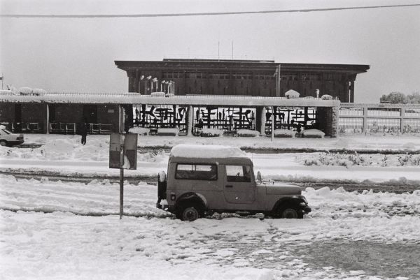תיעוד מיוחד: הכנסת המושלגת לאורך השנים