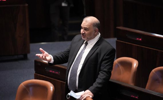 סערת הנטיעות | עבאס: "עץ לא חשוב מבן אדם"