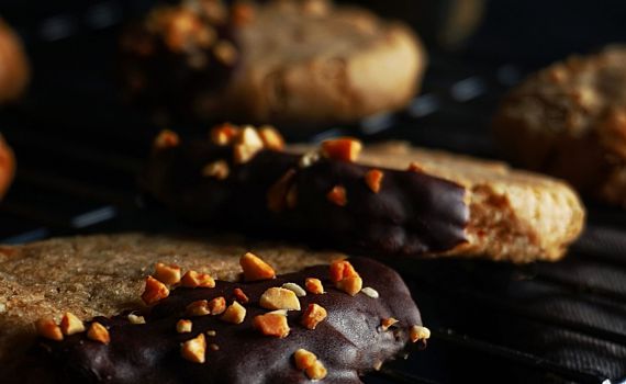 לכבוד ט"ו בשבט: מתכון לעוגיות אגוזי לוז