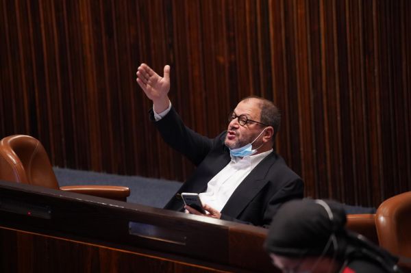 "עכשיו אתם בגוש של לפיד?" צפו בתשובה של עפר כסיף