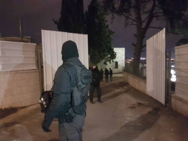 השוטרים פינו בלילה את הבית במזרח ירושלים