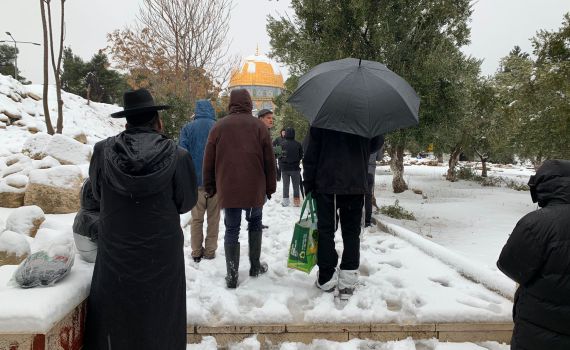 גם בשלג: תפילת שחרית וברכת כהנים בהר הבית