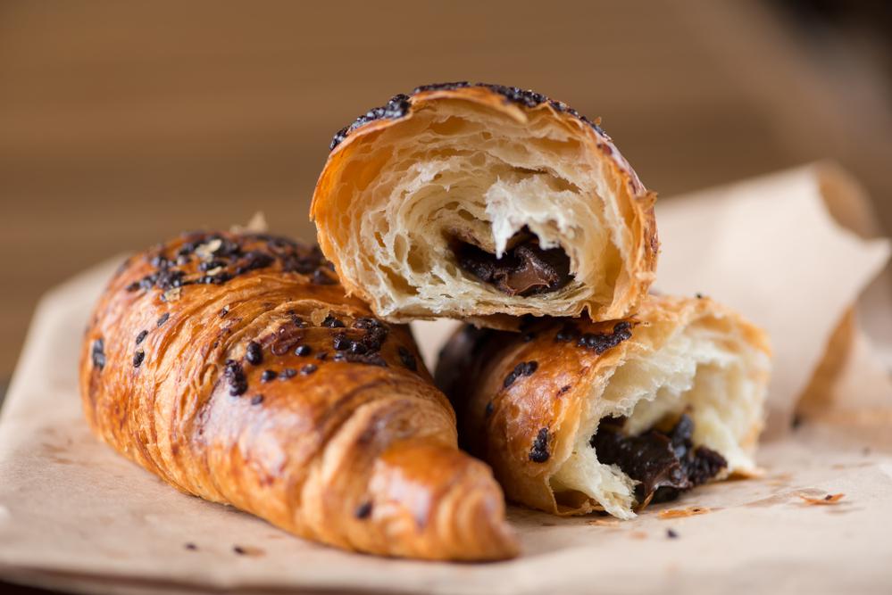 כך תכינו בבית קרואסון שוקולד בקלי קלות | מתכון