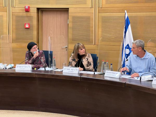 הפקרת שטחי C: "גנץ פועל לטובת האינטרס הפלסטיני"