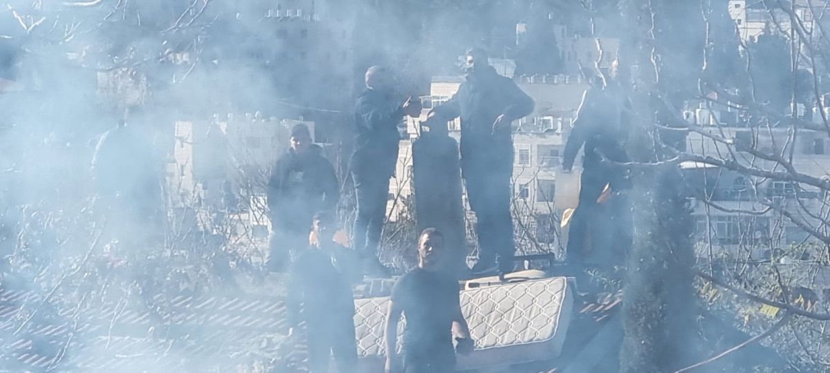 המשטרה התקפלה, נדחה פינוי המתבצרים הערבים