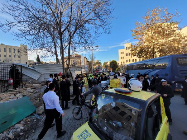 ירושלים: אוטובוס שהדרדר פגע ופצע שלוש הולכות רגל