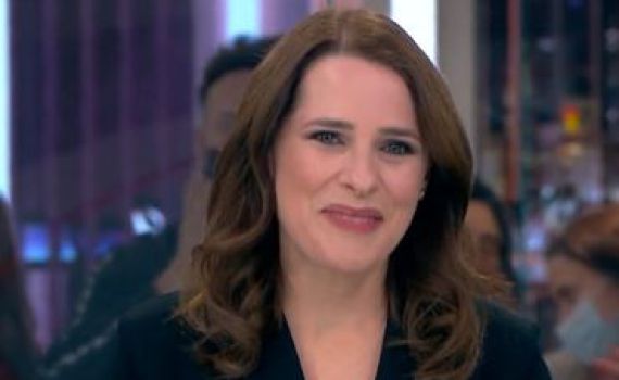 צפו: תמר איש שלום נפרדת בדמעות מהמהדורה