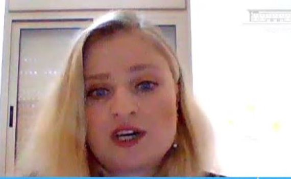 תיעוד מטריד: "אני מתחננת, תנו לי להציל חיים!" | צפו