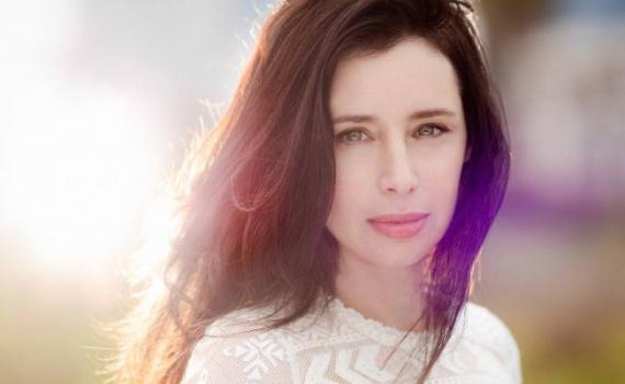 אחרי יונתן שפירא: איה כורם מחזירה לעצמה שיר נוסף