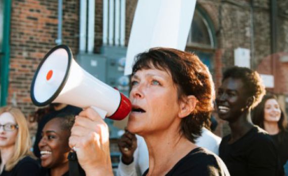 מדד המגדר: כמעט חצי מרוויחות שכר מינימום