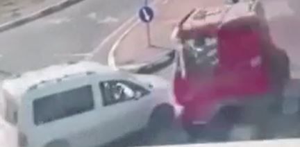 תיעוד קשה: רגע התאונה בה נהרגו 7 בני אדם. צפו