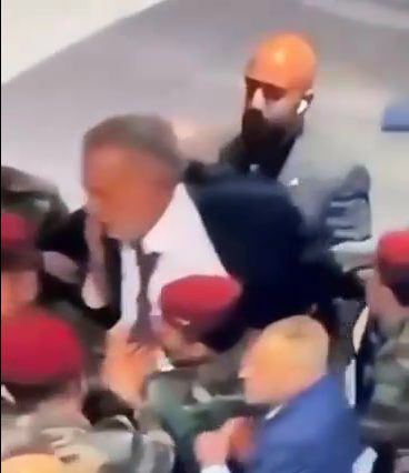 היו"ר הסוני בעיראק מפונה לבית החולים | צפו