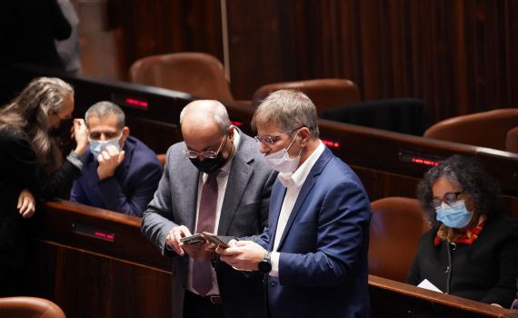 נותרה ללא רוב; הקואליציה ויתרה על ההצבעות