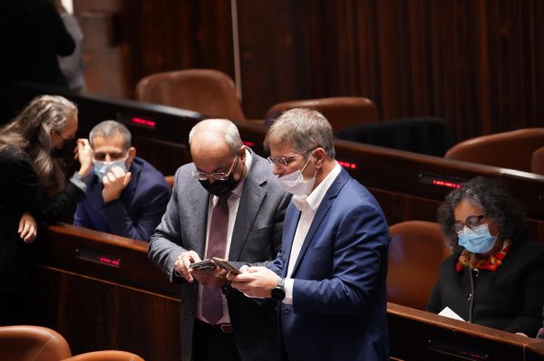 נותרה ללא רוב; הקואליציה ויתרה על ההצבעות