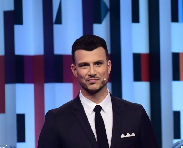 אסי עזר מגיב: "מאשימים אותי במשהו שלא עשיתי"