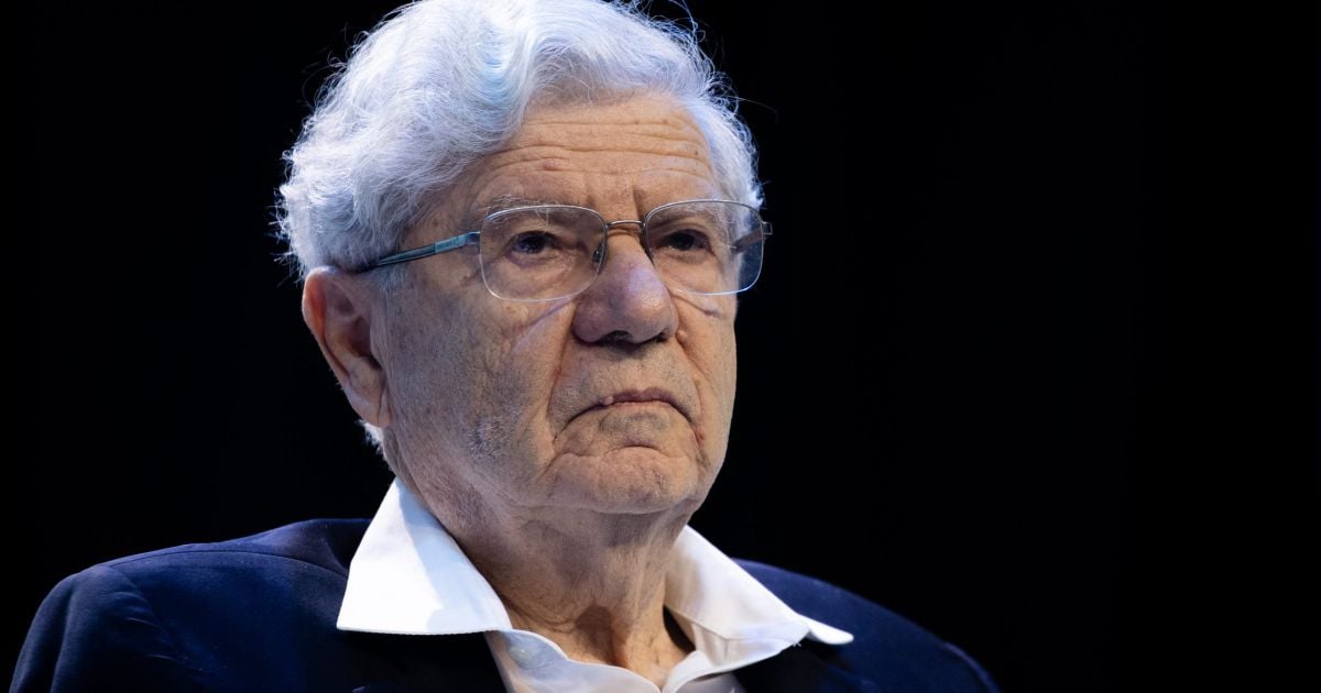 אהרן ברק מגן על היועמ