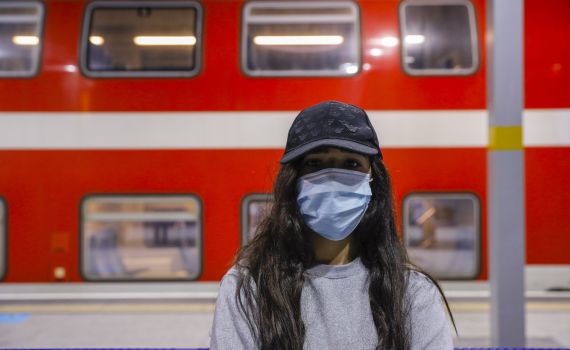 משרד הבריאות: לעטות מסיכה במקומות סגורים