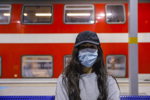 משרד הבריאות: לעטות מסיכה במקומות סגורים