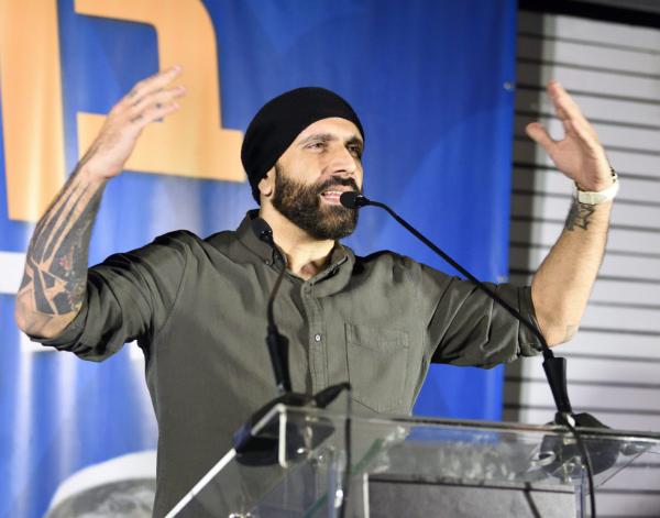 הצל נגד מנחי ערוץ 13: "מתגלגלים מצחוק בזמן שיש הלווית לוחמים