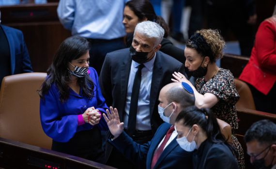 שיחה קשה בין לפיד לשקד: 'אני עם האירוע הזה סיימתי'