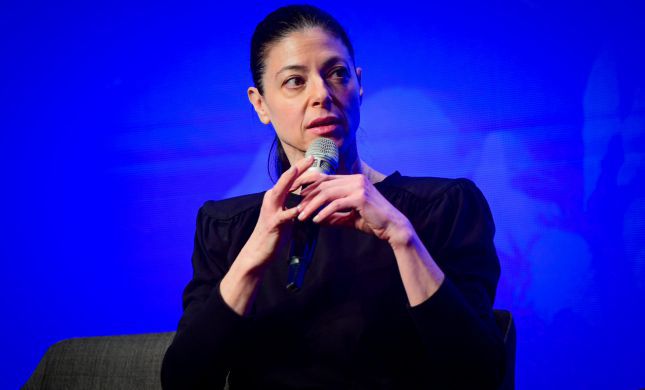 מרב מיכאלי נגד עומר אדם: "מילים גזעניות ומחפיצות"