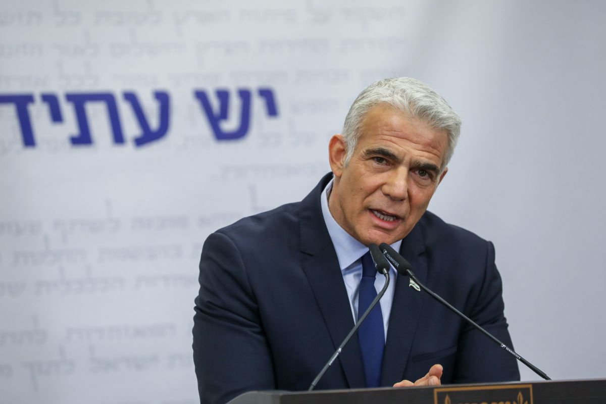 לפיד: נעביר חוק קלון – מי שהורשע לא יחזור לכנסת