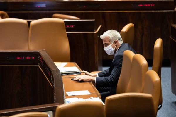 כשלפיד אמר: קבינט קורונה צריך להתכנס כל יום