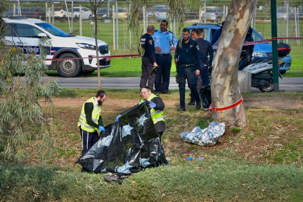 חשד לרצח: גופה חרוכה התגלתה בדרום תל אביב