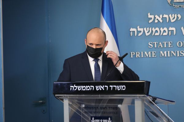 המלכוד של בנט: יתמוך בוועדת החקירה לצוללות?