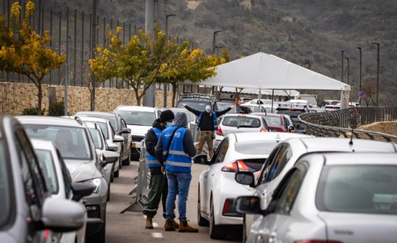 בכל הארץ: עומסי תנועה במתחמי בדיקות הקורונה